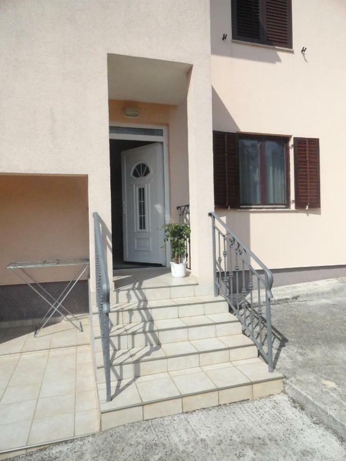 Appartement Tona à Rovinjsko Selo Extérieur photo